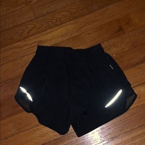 black hotty hot lululemon shorts